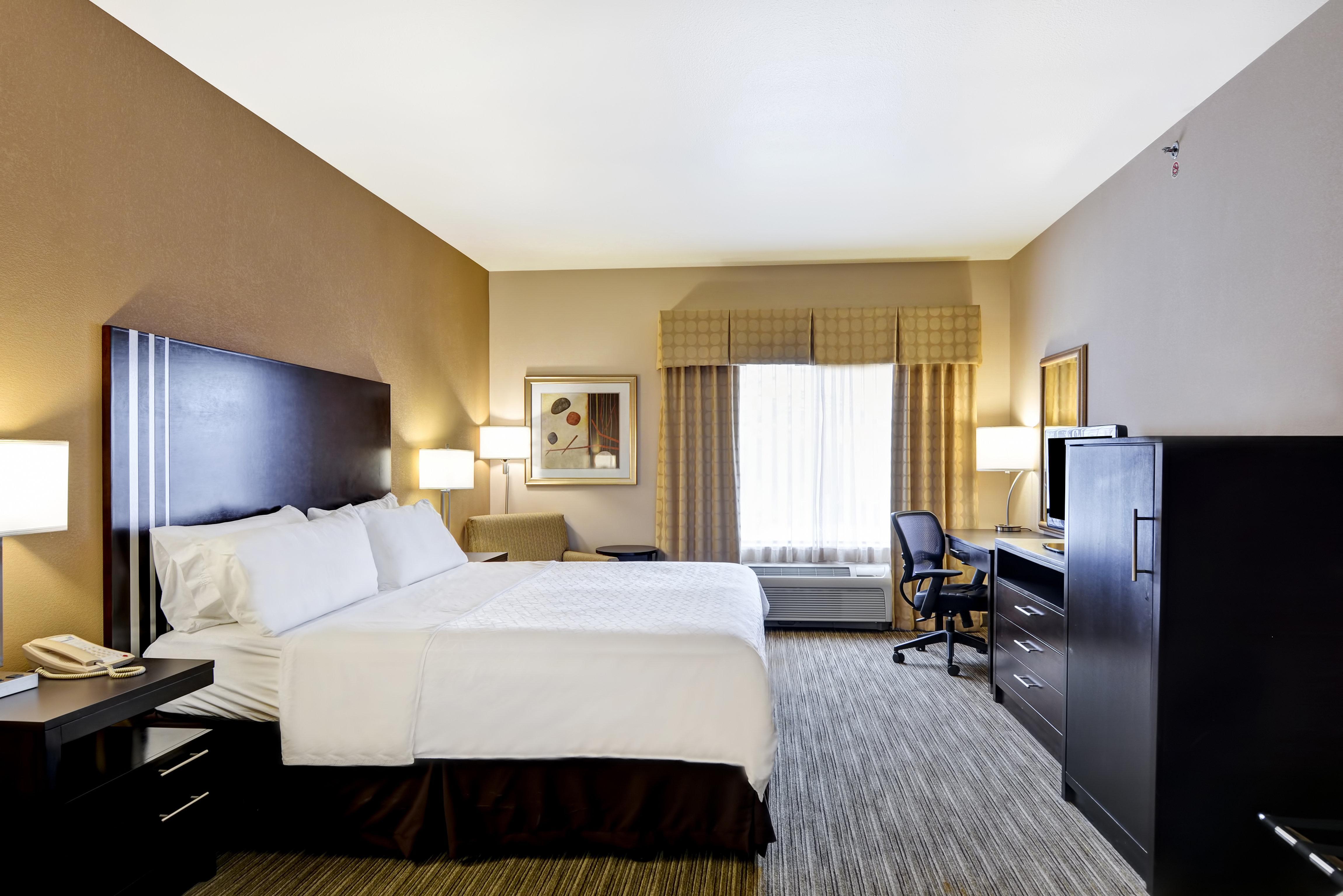 Holiday Inn Express Hotel & Suites Milwaukee-New Berlin By Ihg Exterior photo