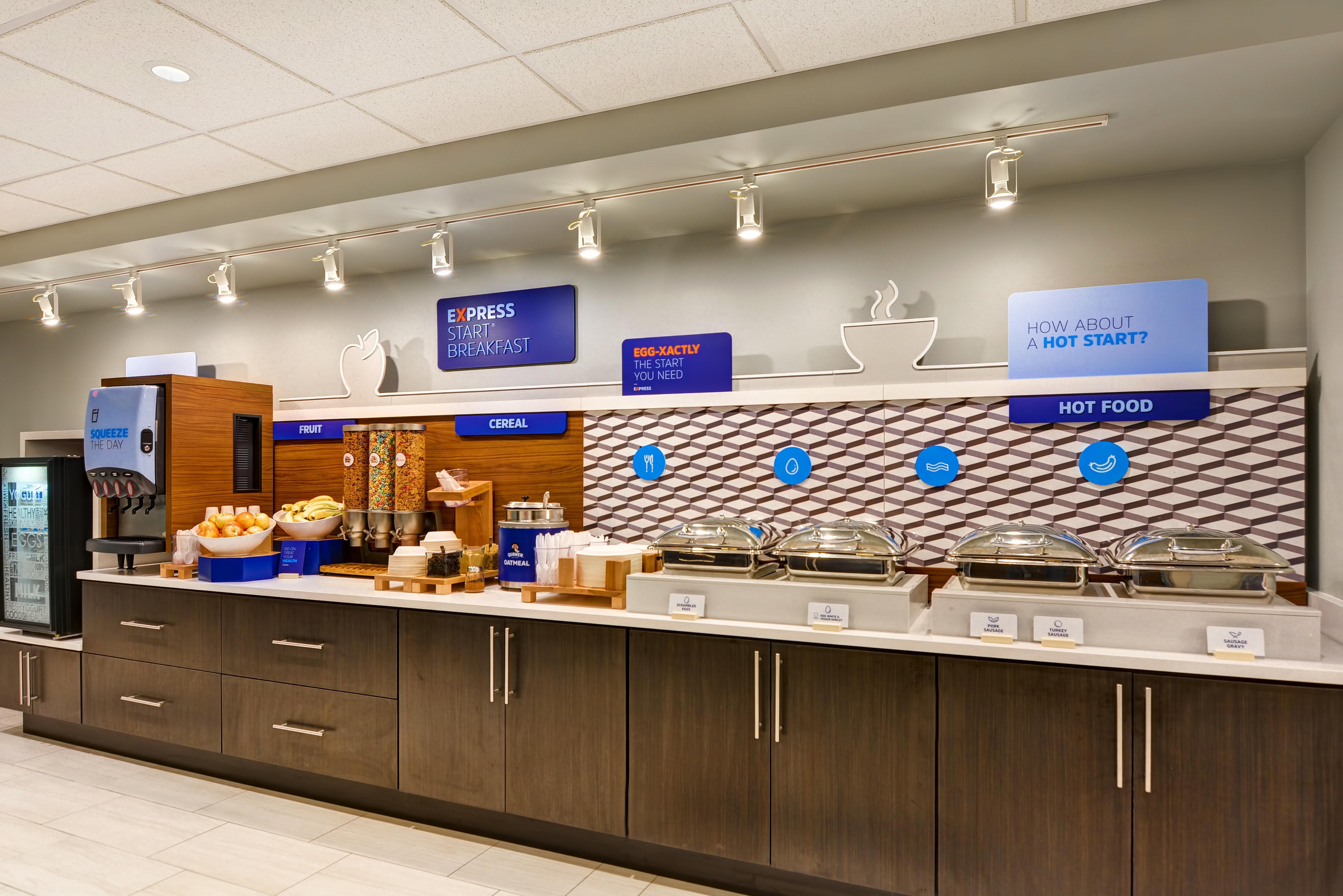 Holiday Inn Express Hotel & Suites Milwaukee-New Berlin By Ihg Exterior photo
