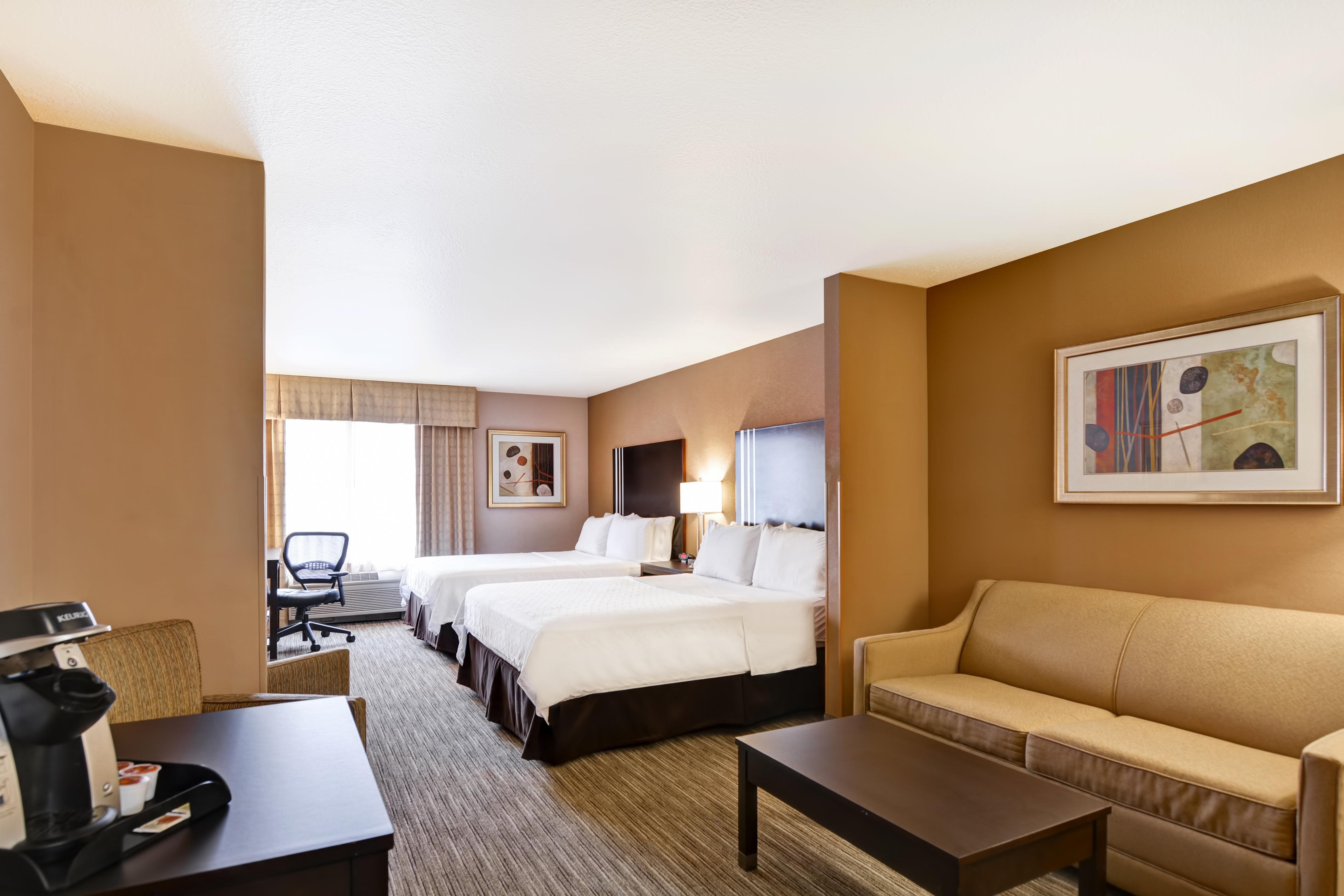 Holiday Inn Express Hotel & Suites Milwaukee-New Berlin By Ihg Exterior photo